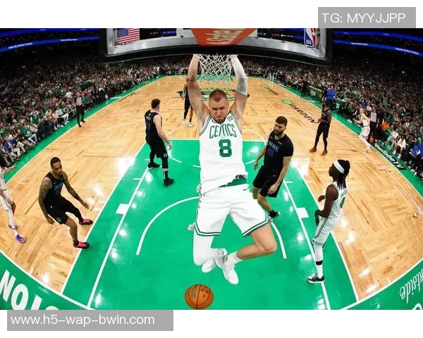 波津希望将绿军夺冠经验传授给老鹰特雷杨是顶级传球手之一