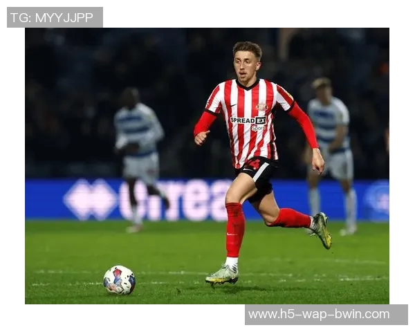 英格兰队今日训练迎来U20小将莱西塞缪尔坎贝尔强势加盟 英格兰队今日训练迎来U20小将莱西塞缪尔坎贝尔强势加盟