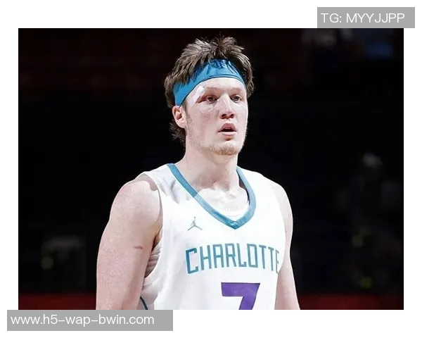 克尼佩尔全场表现惊艳17投10中三分球6中6砍下28分5篮板7助攻3抢断正负值高达18